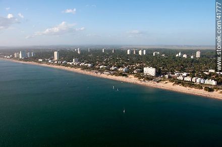 Costa de la playa Mansa. - Punta del Este y balnearios cercanos - URUGUAY. Foto No. 41777