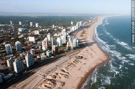 Playa Brava - Punta del Este y balnearios cercanos - URUGUAY. Foto No. 41600