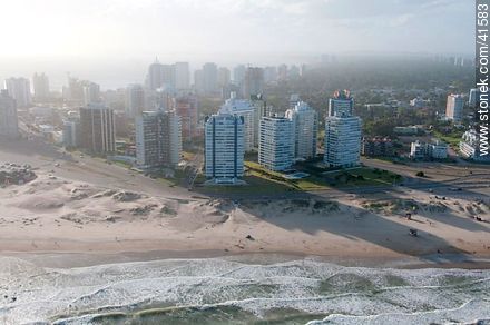 Playa Brava - Punta del Este y balnearios cercanos - URUGUAY. Foto No. 41583