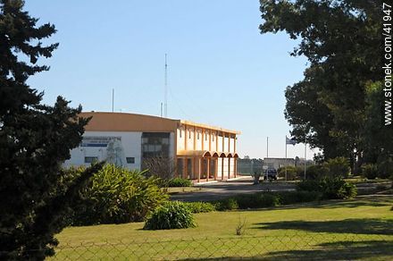 Aeropuerto Internacional de Colonia, Laguna de los Patos. - Departamento de Colonia - URUGUAY. Foto No. 41947