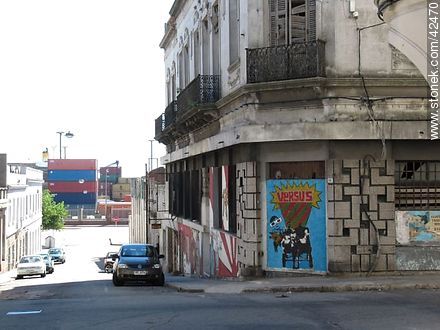 Versus - Department of Montevideo - URUGUAY. Photo #42470