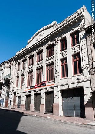 Calle Juncal - Departamento de Montevideo - URUGUAY. Foto No. 42629