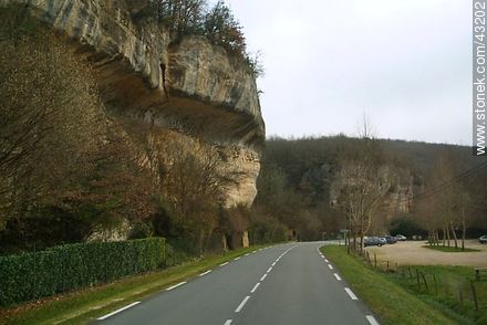 Eroded mountains on Route D47 - Region of Aquitaine - FRANCE. Photo #43202