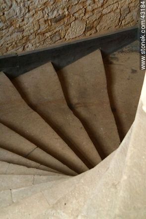 Sarlat-la-Canéda. Stairs worn by centuries of use. - Region of Aquitaine - FRANCE. Photo #43184