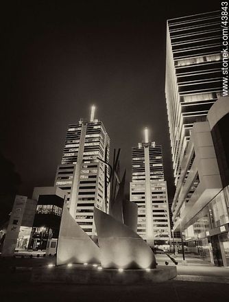 Av. Luis Alberto de Herrera. World Trade Center Montevideo -  - IMÁGENES VARIAS. Foto No. 43843