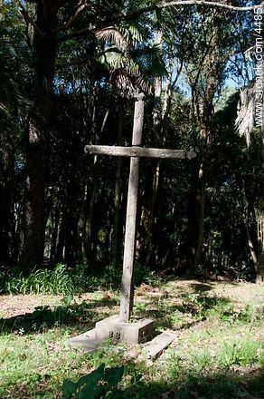Cruz del siglo 18 - Departamento de Florida - URUGUAY. Foto No. 44851