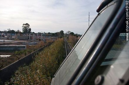Vista desde la locomotora. Camino Vidiella. - Departamento de Montevideo - URUGUAY. Foto No. 45192