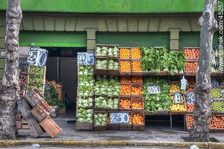 Greengrocery - Department of Montevideo - URUGUAY. Photo #45257