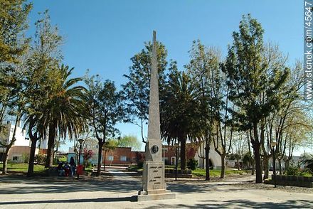 Obelisk of Plaza of San Jacinto - Department of Canelones - URUGUAY. Photo #45647