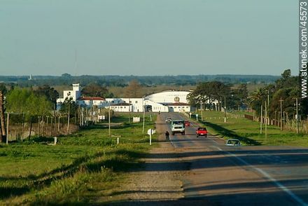 Route 101. Military Aviation School. - Department of Canelones - URUGUAY. Photo #45573