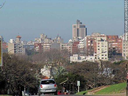 Vista desde la avenida Ricaldoni - Departamento de Montevideo - URUGUAY. Foto No. 45865