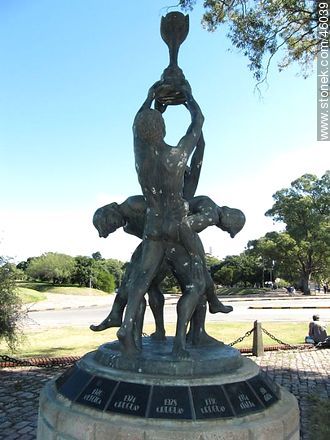 Monumento recordatorio de los campeonatos mundiales de fútbol - Departamento de Montevideo - URUGUAY. Foto No. 46039
