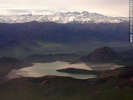 Lago próximo a la cordillera de Los Andes - Chile - Otros AMÉRICA del SUR. Foto No. 46382