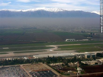 Airport of Santiago de Chile.  At back, the Andes. - Chile - Others in SOUTH AMERICA. Photo #46375