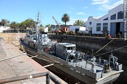 Ship in dry dock of the Navy - Department of Montevideo - URUGUAY. Photo #46647