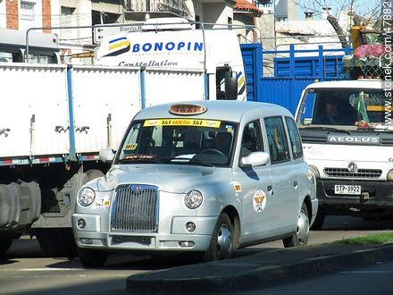 Novel taxis in Montevideo - Department of Montevideo - URUGUAY. Photo #47882