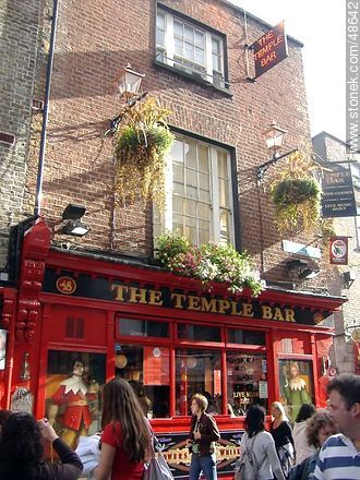 The Temple Bar in Temple Lane - Ireland - BRITISH ISLANDS. Photo #48642
