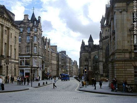 Lawnmarket Street on the Royal Mile in Edinburgh. - Scotland - BRITISH ISLANDS. Photo #49109