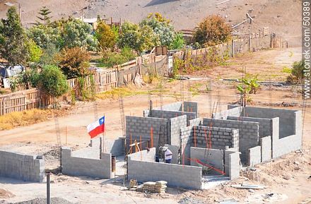 Construcción de casas en el Alto de Ramírez. - Chile - Otros AMÉRICA del SUR. Foto No. 50389