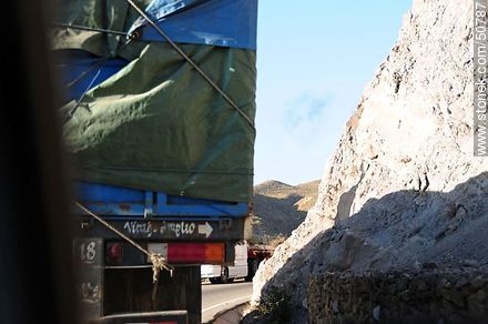 Camión de carga boliviano en ruta 11 - Chile - Otros AMÉRICA del SUR. Foto No. 50787