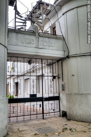 Villa Renee en la calle 20 de Setiembre. - Departamento de Montevideo - URUGUAY. Foto No. 50826