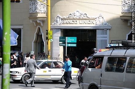 Banco Unión en Avenida Camacho y Calle Loayza - Bolivia - Otros AMÉRICA del SUR. Foto No. 52341