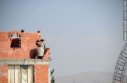 Toda la familia en trabajo de obra de construcción de una casa - Bolivia - Otros AMÉRICA del SUR. Foto No. 52746