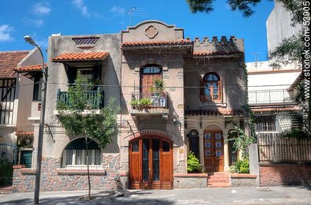 Two-storey house on Santiago Vázquez St. - Department of Montevideo - URUGUAY. Photo #53905