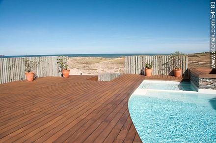 Balneario José Ignacio.  Piscina sobre la playa con vista al mar. - Punta del Este y balnearios cercanos - URUGUAY. Foto No. 54183