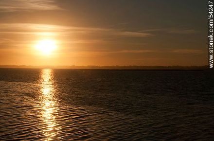 Puesta de sol en la laguna de José Ignacio - Punta del Este y balnearios cercanos - URUGUAY. Foto No. 54247