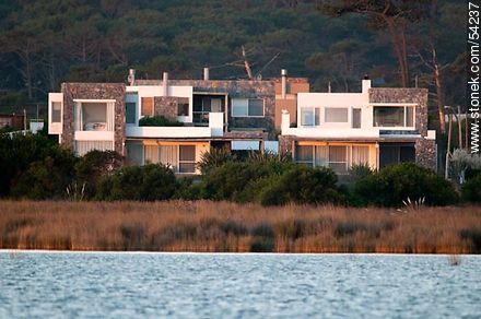 House on the shore of Lake José Ignacio - Punta del Este and its near resorts - URUGUAY. Photo #54237