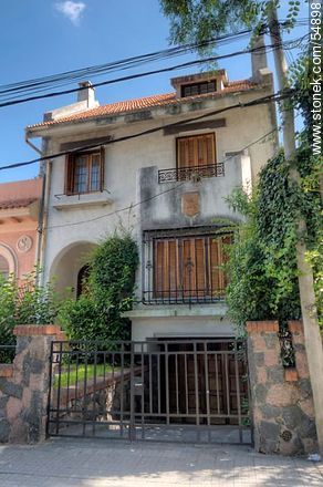Casas de la calle José Martí y Santiago Vázquez - Departamento de Montevideo - URUGUAY. Foto No. 54898