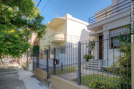 Casas de la calle Ramón Masini y Libertad - Departamento de Montevideo - URUGUAY. Foto No. 54867