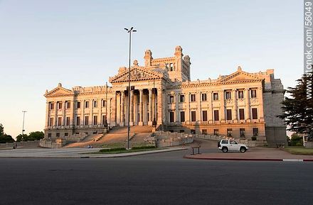 Palacio legislativo at sunset - Department of Montevideo - URUGUAY. Photo #56049