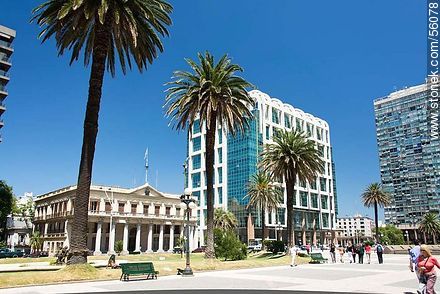 Plaza Independencia. Palacio Estévez, Torre Ejecutiva, Edificio Ciudadela. - Departamento de Montevideo - URUGUAY. Foto No. 56078