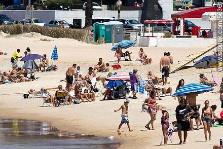 Disfrutando el verano en la playa - Departamento de Montevideo - URUGUAY. Foto No. 56361