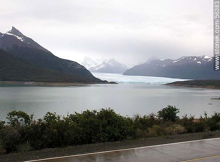 Distant view of the Perito Moreno Glacier. Lake Argentino. -  - ARGENTINA. Photo #56383