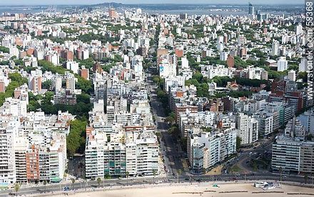 Vista aérea de la Rambla Rep. del Perú, Bulevar España y Avenida Brasil. - Departamento de Montevideo - URUGUAY. Foto No. 58368