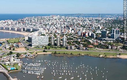 Vista aérea del Puerto del Buceo, rambla Armenia. Edificio Panamericano, torres del Puerto - Departamento de Montevideo - URUGUAY. Foto No. 58360