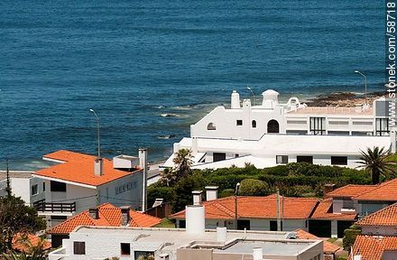 From the lighthouse of Punta del Este. Houses on the coast of Peninsula - Punta del Este and its near resorts - URUGUAY. Photo #58718