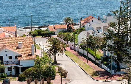 From the lighthouse of Punta del Este. Houses on the coast of Peninsula - Punta del Este and its near resorts - URUGUAY. Photo #58717
