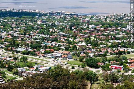 Vista aérea de los barrios Malvín y Carrasco. Avenida Italia - Departamento de Montevideo - URUGUAY. Foto No. 59007