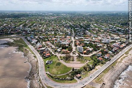 Vista aérea de Punta Gorda. Rambla Rep. de México. Av. Gral. Paz. Plaza Virgilio - Departamento de Montevideo - URUGUAY. Foto No. 58995