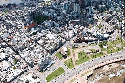 Vista aérea de la Rambla Gran Bretaña. - Departamento de Montevideo - URUGUAY. Foto No. 59114