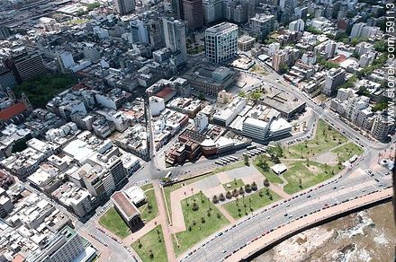 Vista aérea de la Rambla Gran Bretaña. - Departamento de Montevideo - URUGUAY. Foto No. 59113