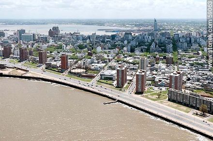Vista aérea de la Rambla Argentina. Río de la Plata - Departamento de Montevideo - URUGUAY. Foto No. 59063