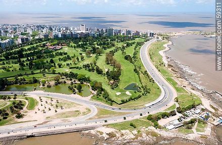 Vista aérea del parque del Club de Golf de Punta Carretas. Rambla Wilson y Avenida Dr. Juan. A. Cachón - Departamento de Montevideo - URUGUAY. Foto No. 59311