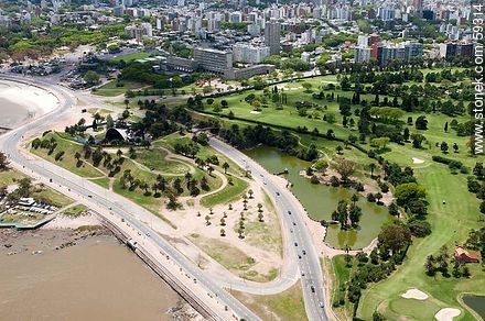 Vista aérea del parque del Club de Golf de Punta Carretas. Rambla Wilson y Avenida Dr. Juan. A. Cachón - Departamento de Montevideo - URUGUAY. Foto No. 59314