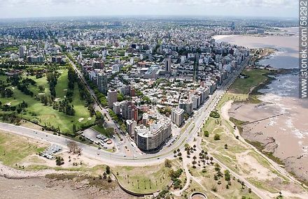 Vista aérea de Bulevar Artigas y la Ramblas Pte. Wilson y Gandhi en Punta Carretas - Departamento de Montevideo - URUGUAY. Foto No. 59292