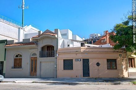 Bartolito Mitre street between Guayaquí and Masini streets - Department of Montevideo - URUGUAY. Photo #59502